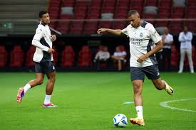 船在关键时 船在关键时